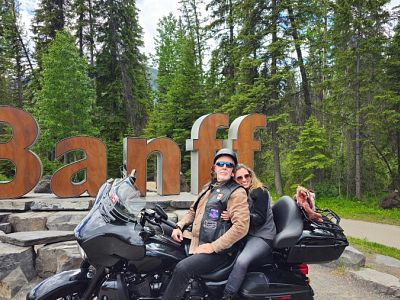 JD and Carmen Banff Sign